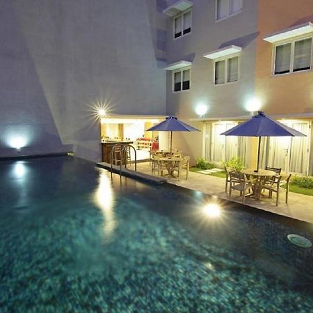 Santosa City Hotel 덴파사르 외부 사진