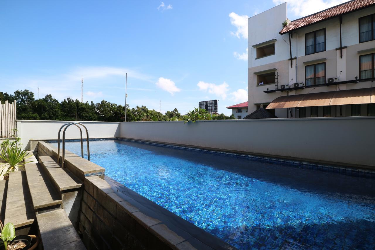 Santosa City Hotel 덴파사르 외부 사진