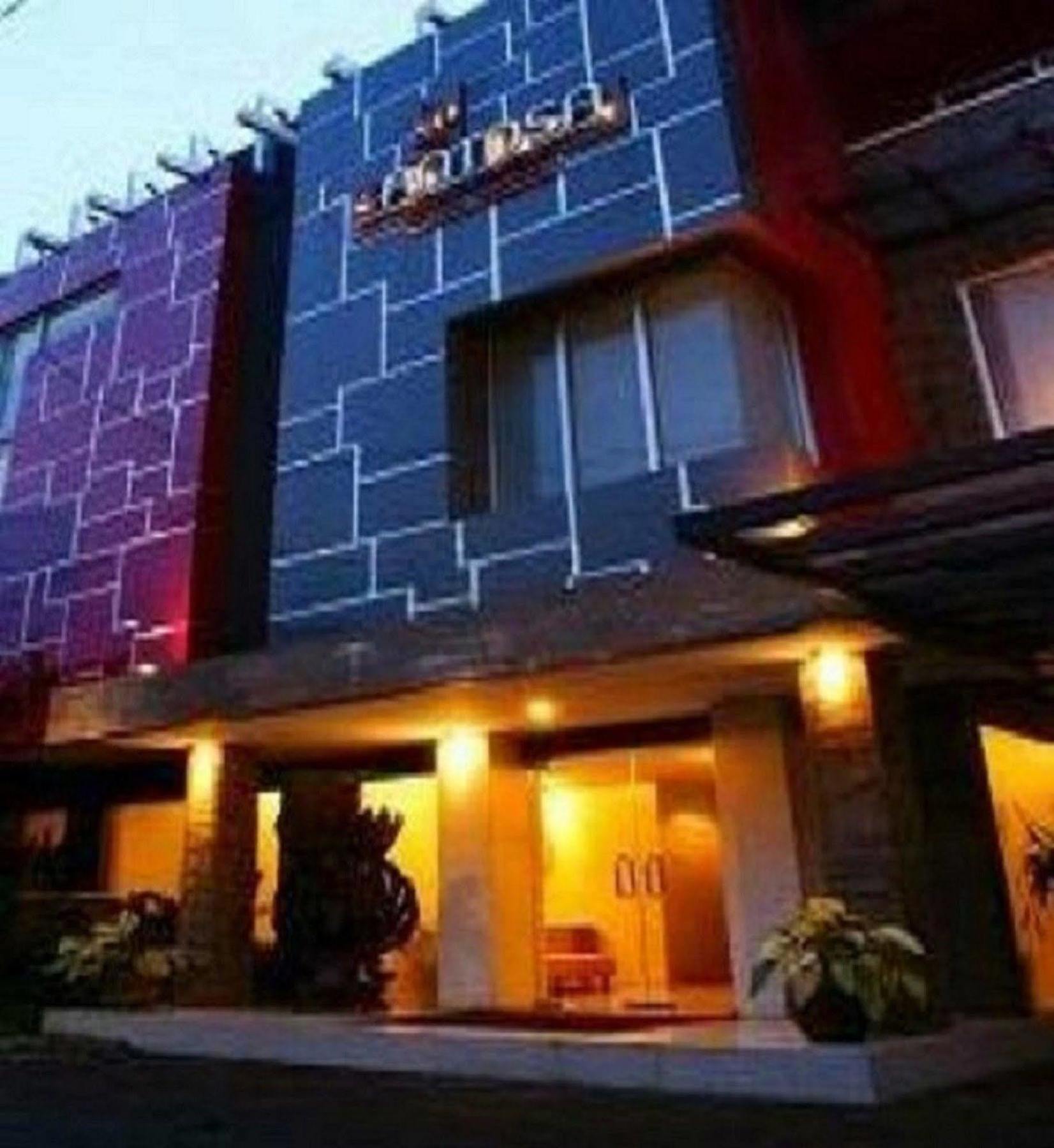 Santosa City Hotel 덴파사르 외부 사진