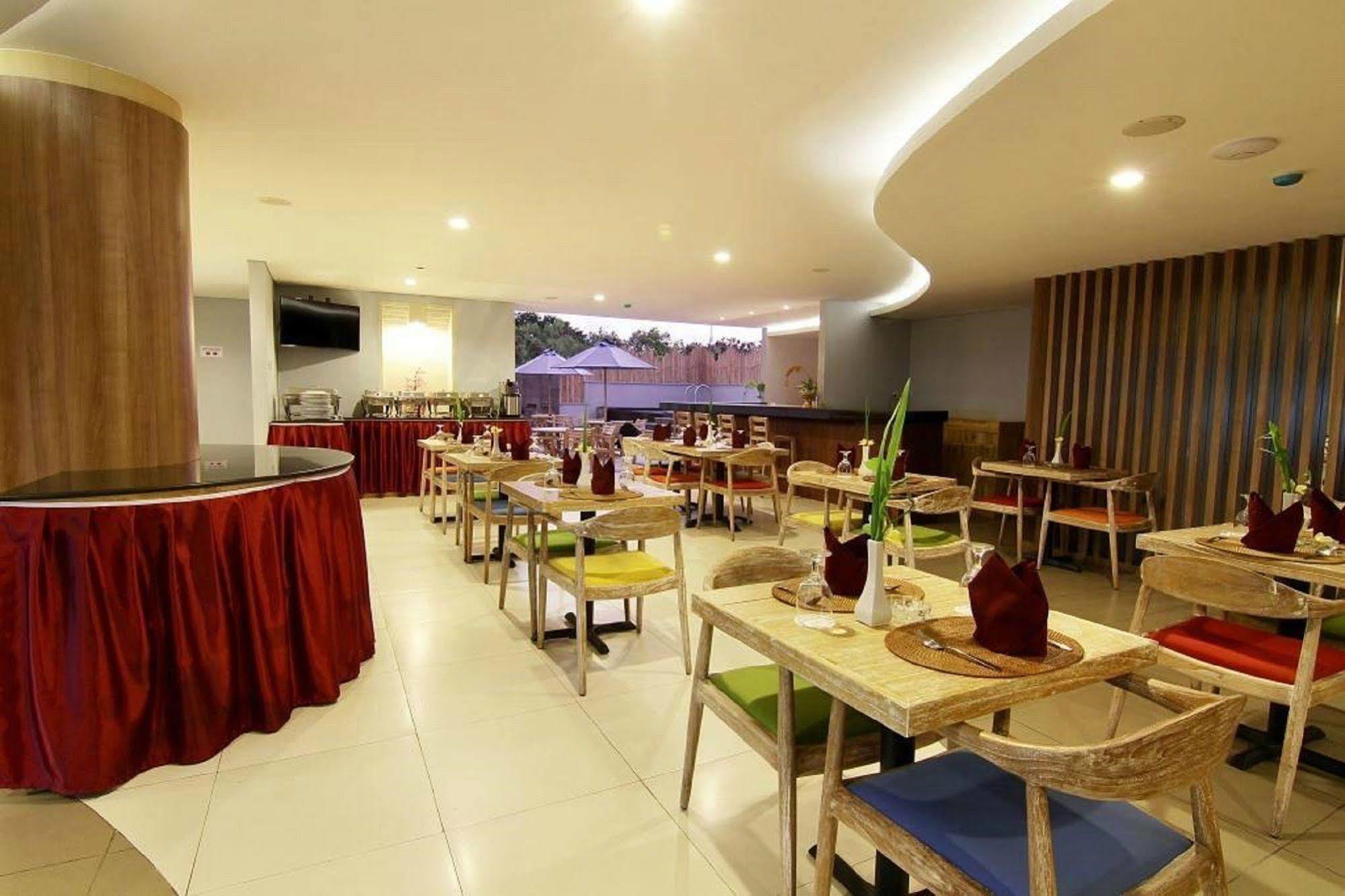 Santosa City Hotel 덴파사르 외부 사진
