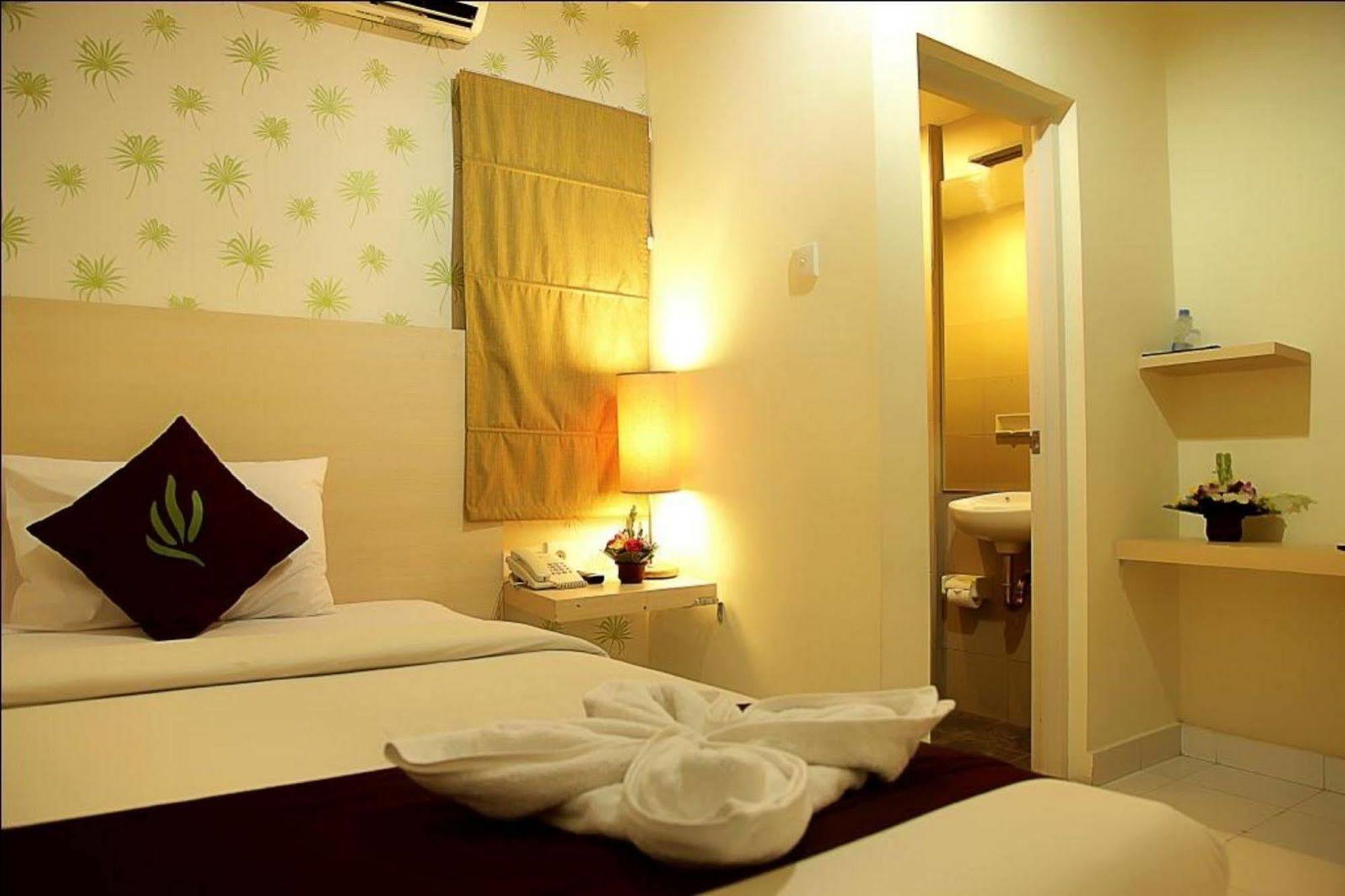 Santosa City Hotel 덴파사르 외부 사진