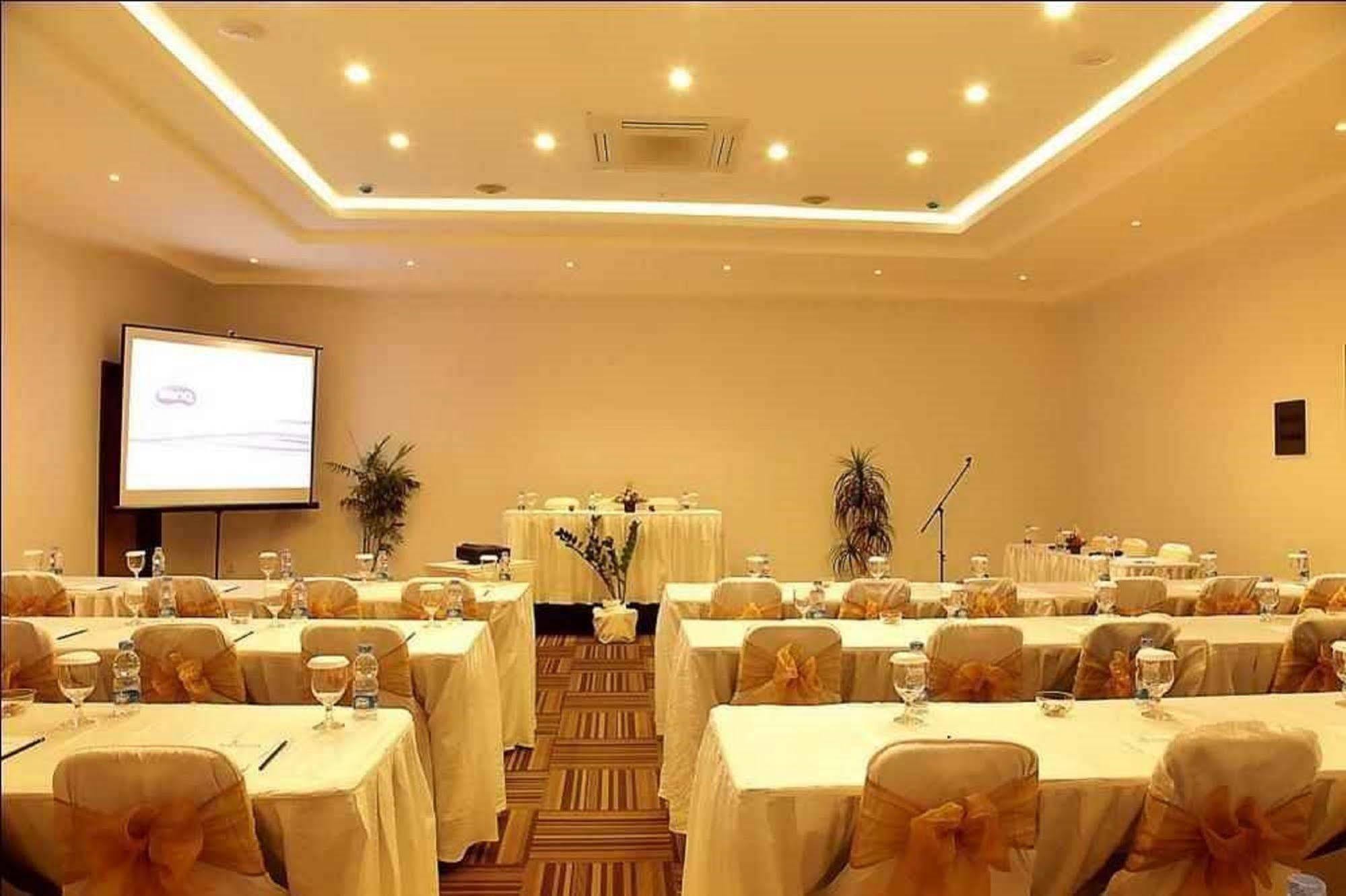 Santosa City Hotel 덴파사르 외부 사진